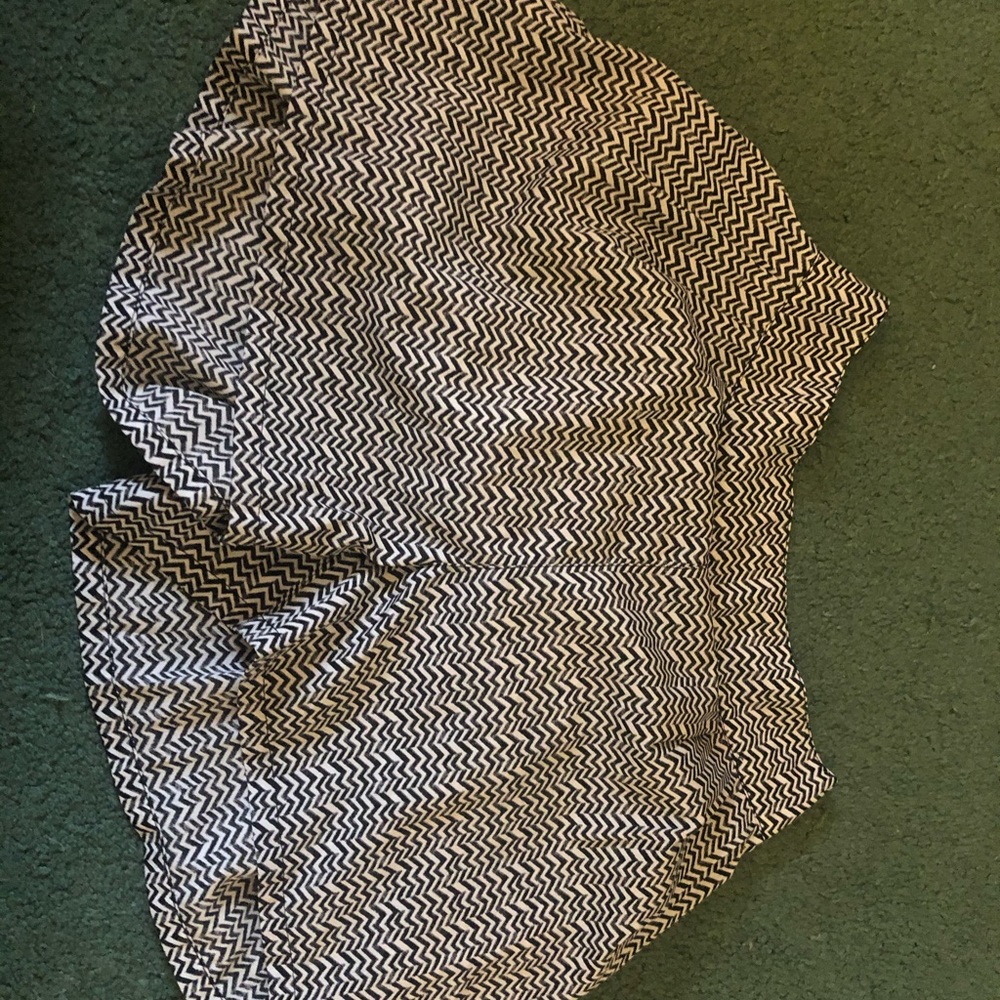 patterned American Eagle shorts